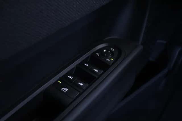 MINI Cooper (2026) thumbnail 15