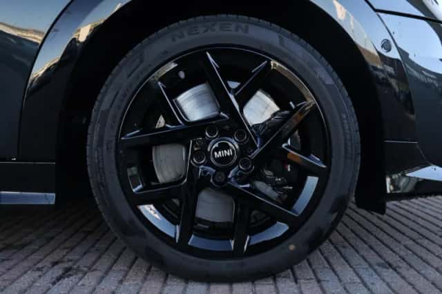 MINI Cooper (2026) thumbnail 6