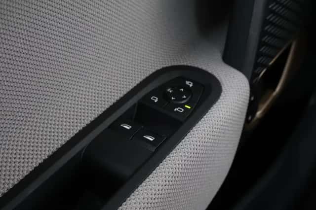 MINI Cooper (2026) thumbnail 15