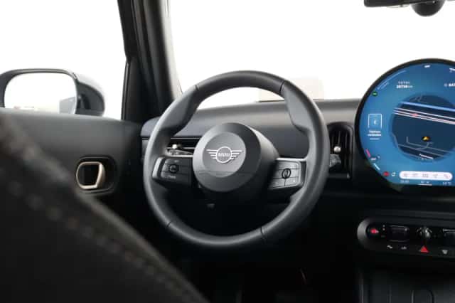 MINI Cooper (2025) thumbnail 13