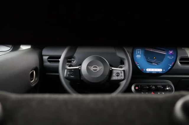 MINI Cooper (2025) thumbnail 14
