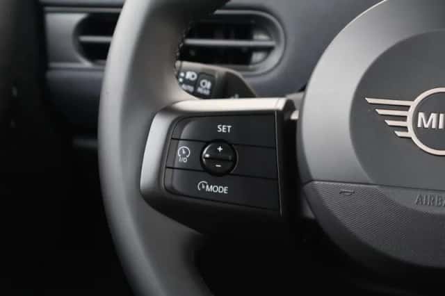 MINI Cooper (2025) thumbnail 17