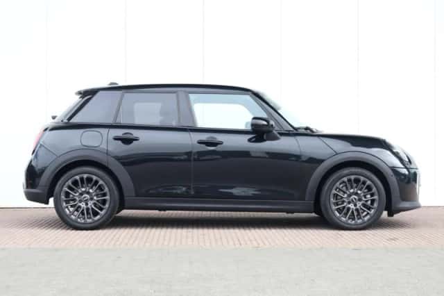 MINI Cooper (2025) thumbnail 5
