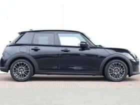 MINI Cooper (2025) thumbnail 5