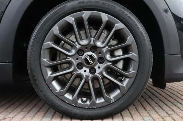 MINI Cooper (2025) thumbnail 6