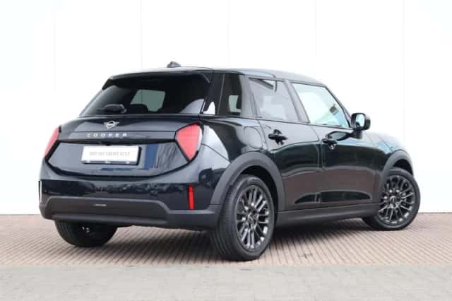 MINI Cooper (2025) thumbnail 7
