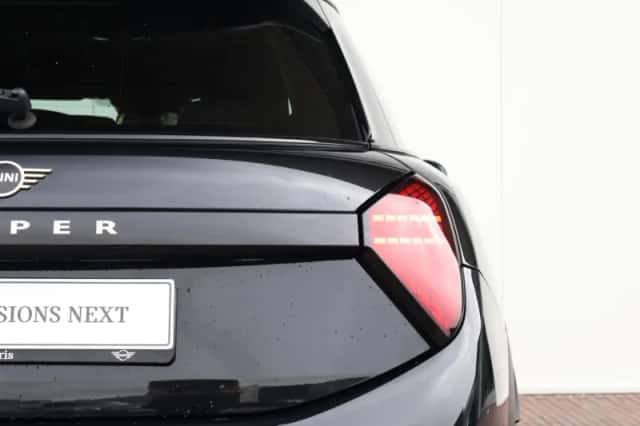 MINI Cooper (2025) thumbnail 9