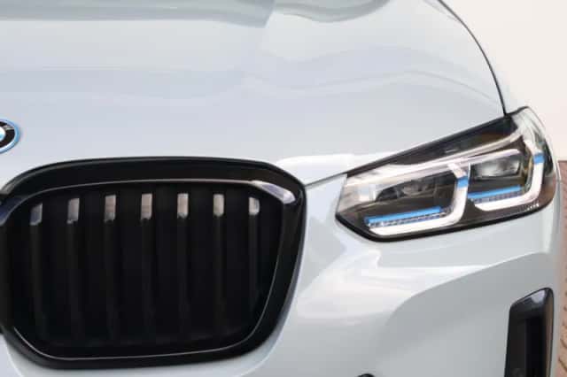 BMW X3 (2022) thumbnail 3