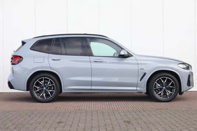 BMW X3 (2022) thumbnail 5