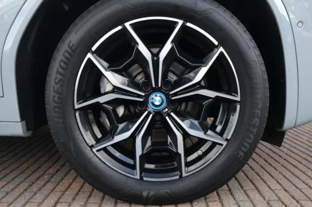 BMW X3 (2022) thumbnail 6