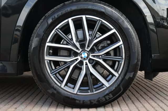 BMW X1 (2025) thumbnail 6