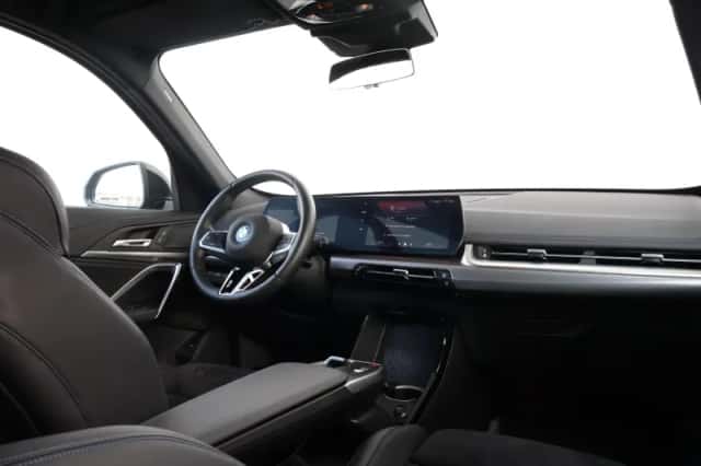 BMW X1 (2025) thumbnail 10