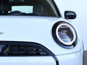 MINI Cabrio (2025) thumbnail 3