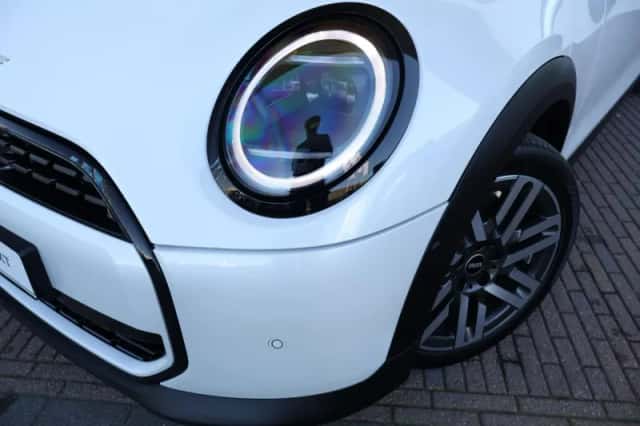 MINI Cabrio (2025) thumbnail 50