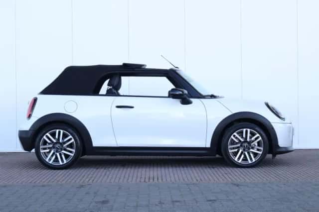 MINI Cabrio (2025) thumbnail 6