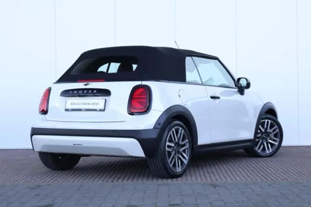 MINI Cabrio (2025) thumbnail 10