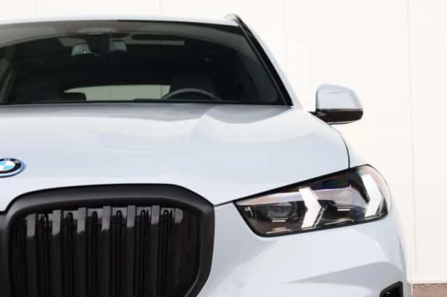 BMW X5 (2025) thumbnail 3