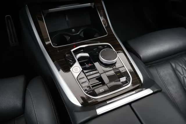 BMW X5 (2025) thumbnail 24