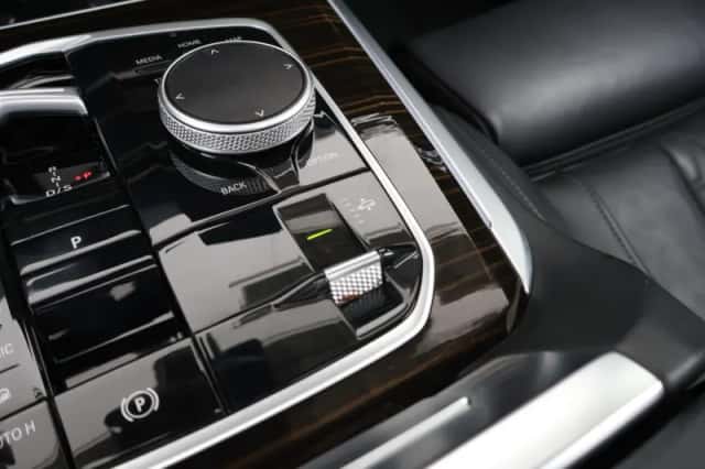 BMW X5 (2025) thumbnail 26