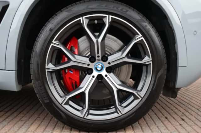 BMW X5 (2025) thumbnail 6