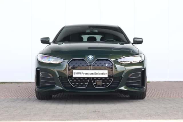 BMW i4 (2023) thumbnail 2