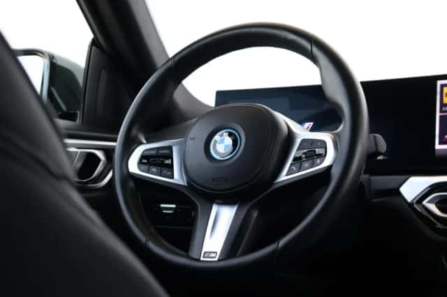 BMW i4 (2023) thumbnail 13