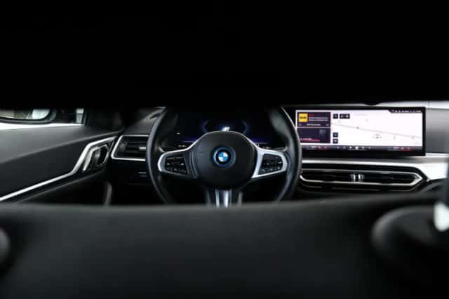 BMW i4 (2023) thumbnail 14