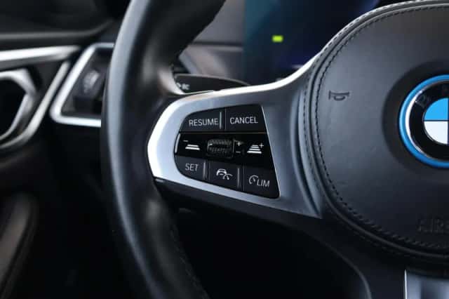 BMW i4 (2023) thumbnail 18
