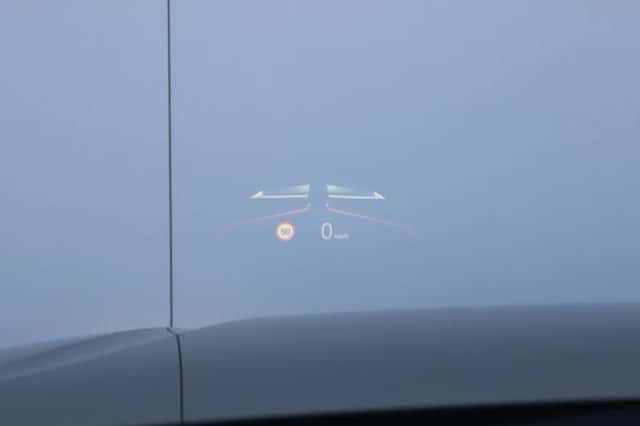 BMW i4 (2023) thumbnail 23