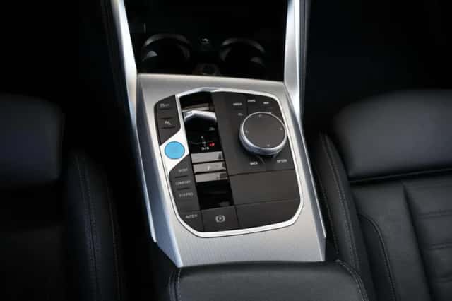 BMW i4 (2023) thumbnail 24