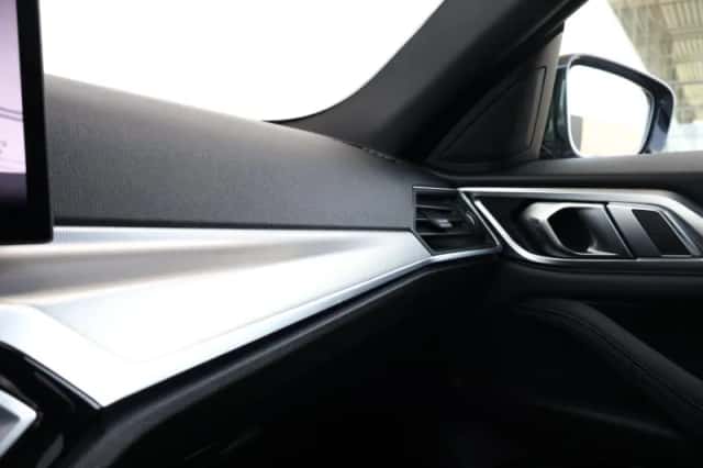 BMW i4 (2023) thumbnail 35