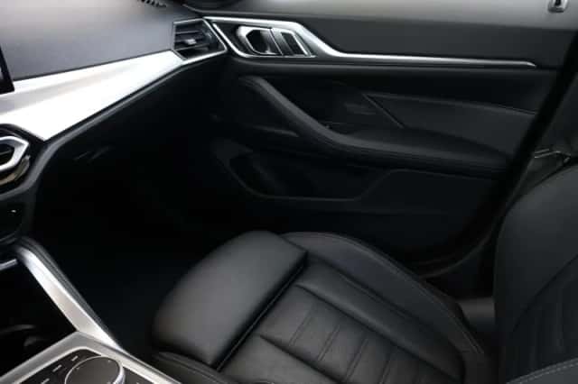 BMW i4 (2023) thumbnail 36