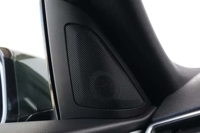BMW i4 (2023) thumbnail 37