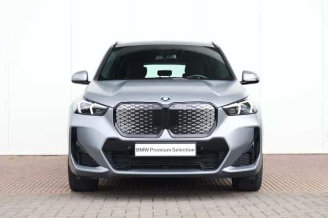 BMW iX1 (2025) thumbnail 2