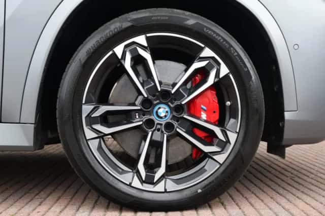 BMW iX1 (2025) thumbnail 6