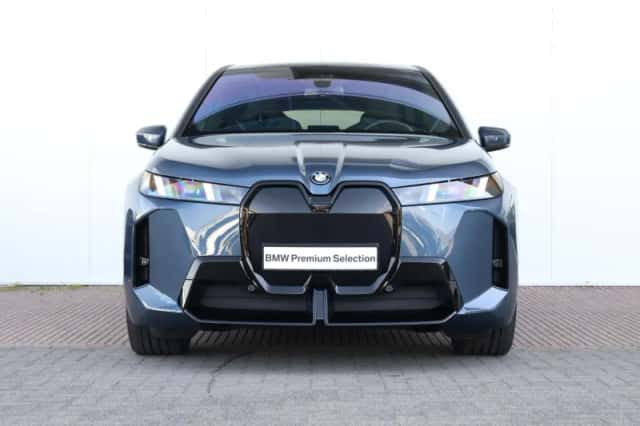BMW iX (2025) thumbnail 2