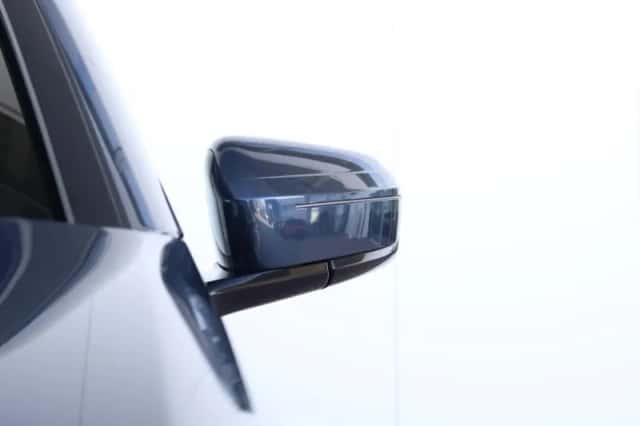 BMW iX (2025) thumbnail 4