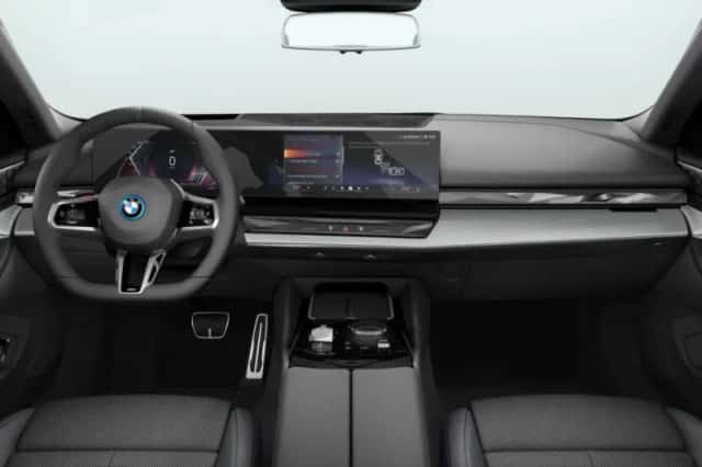 BMW i5 (2026) thumbnail 3