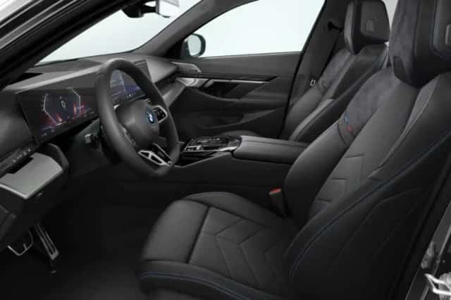 BMW i5 (2026) thumbnail 4