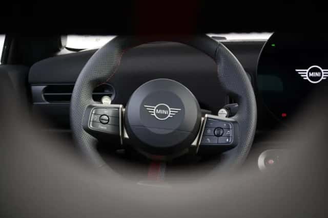 MINI Cooper (2026) thumbnail 14