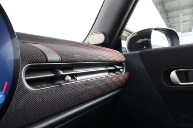 MINI Cooper (2026) thumbnail 39