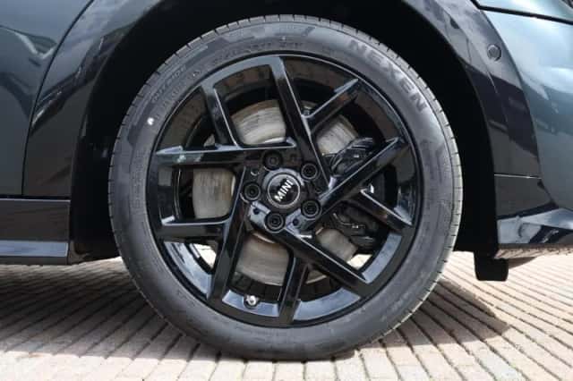 MINI Cooper (2026) thumbnail 6