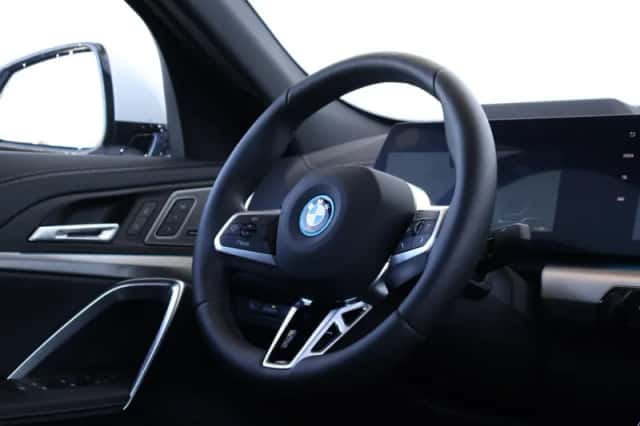 BMW iX2 (2026) thumbnail 11