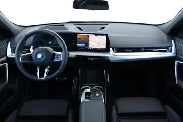BMW iX2 (2026) thumbnail 12