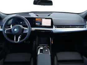 BMW iX2 (2026) thumbnail 12