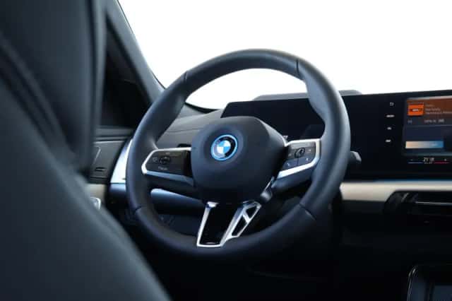 BMW iX2 (2026) thumbnail 13