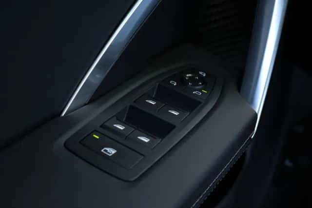 BMW iX2 (2026) thumbnail 15