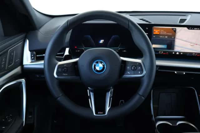 BMW iX2 (2026) thumbnail 17