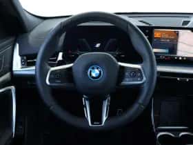 BMW iX2 (2026) thumbnail 17