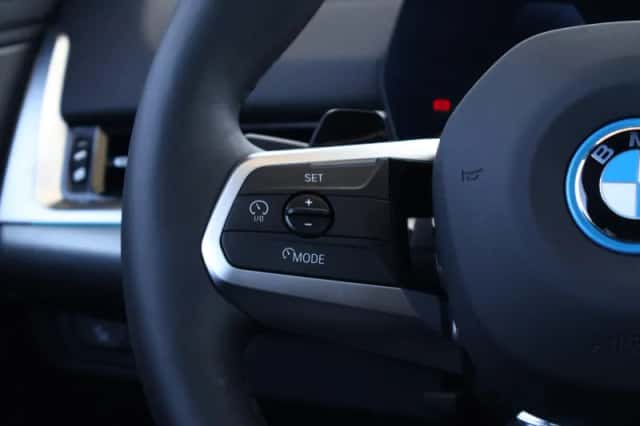 BMW iX2 (2026) thumbnail 18